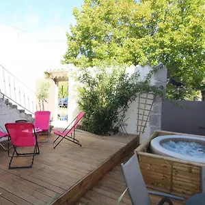 Le Patio Aux Hirondelles Hébergement de vacances