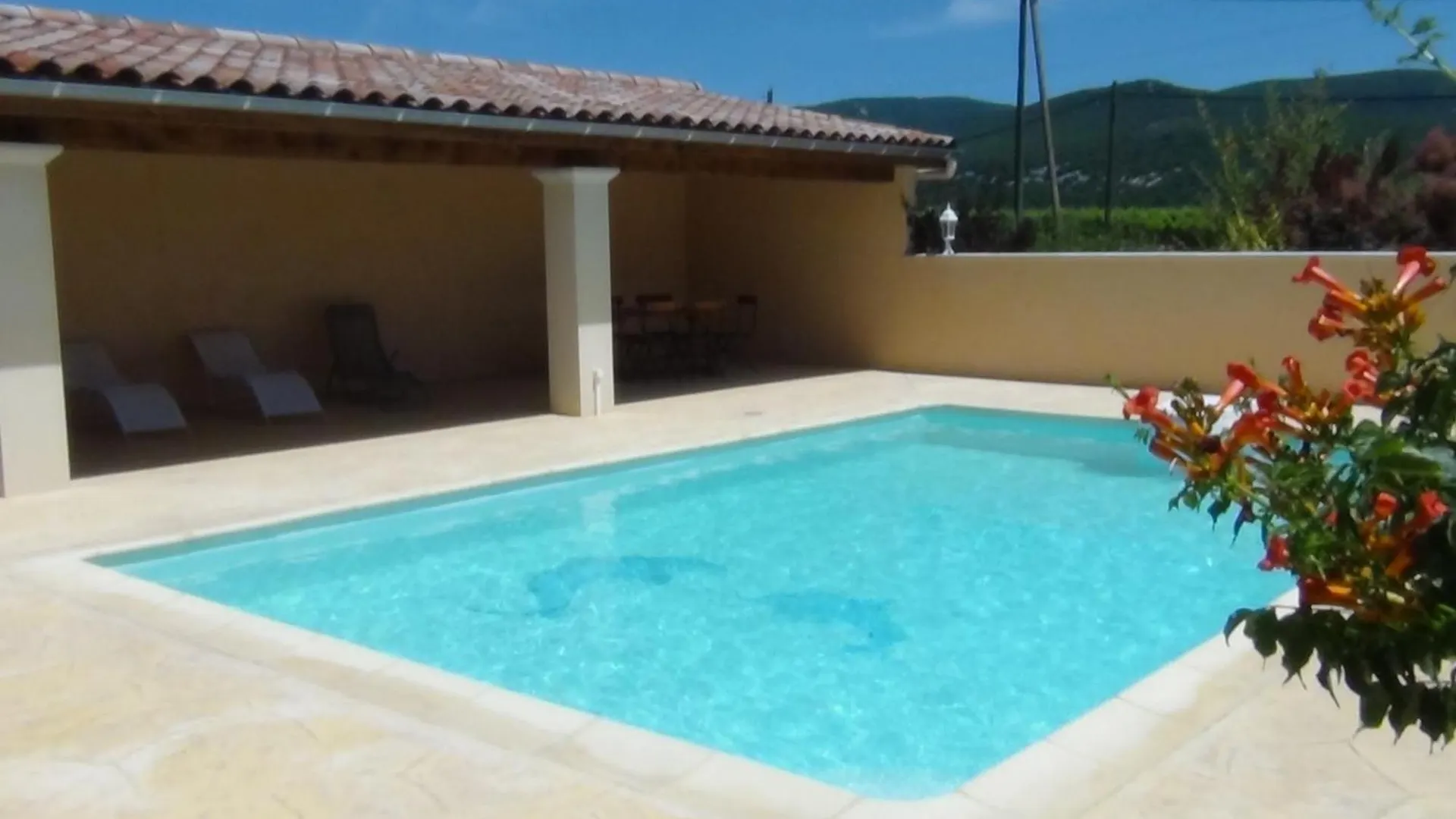 Holiday home Gite Les Muriers Lagorce